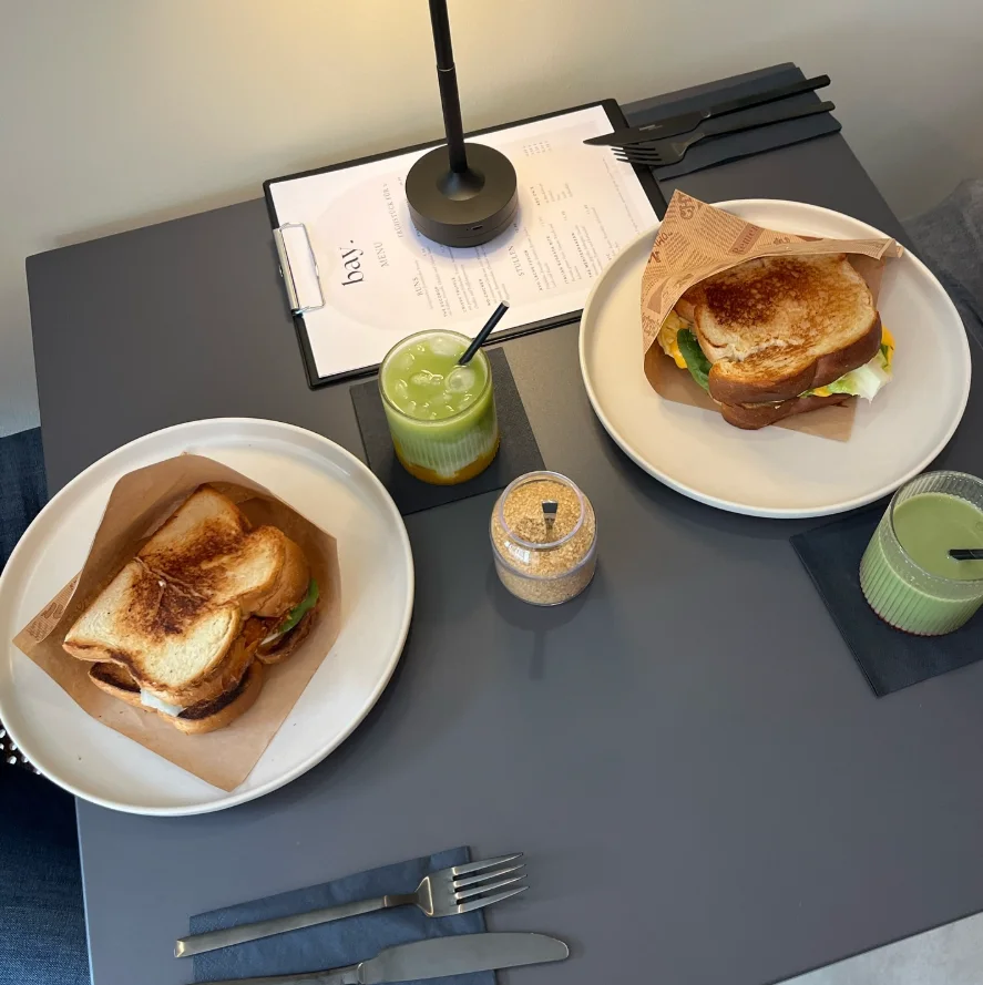 gedeckter tisch bei bay.