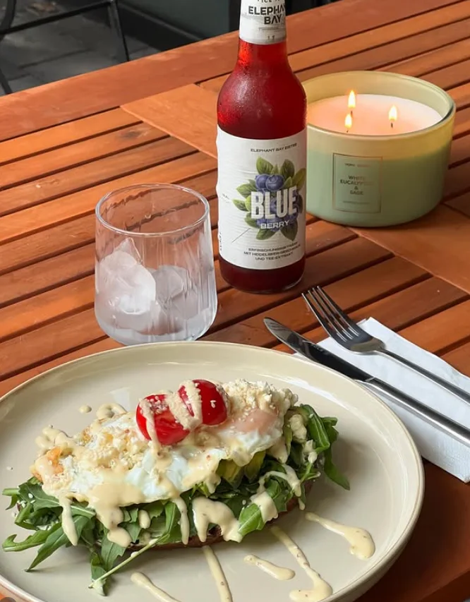 Liebevoll angerichtetes Frühstück bei Dilan's